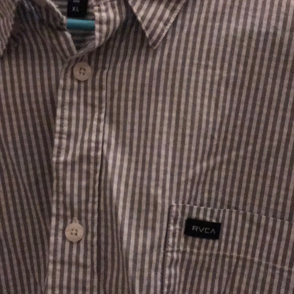 RVCA long sleeve button down shirt size XL - Picture 3 of 4
